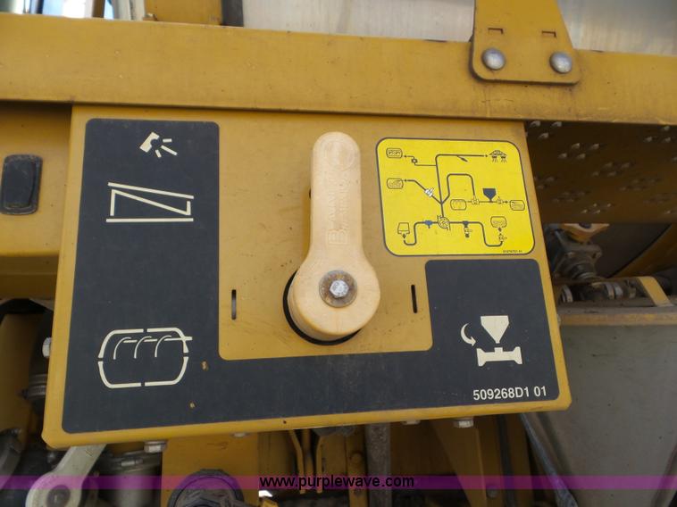 image for item L6879 2008 Rogator 1286C self-propelled applicator