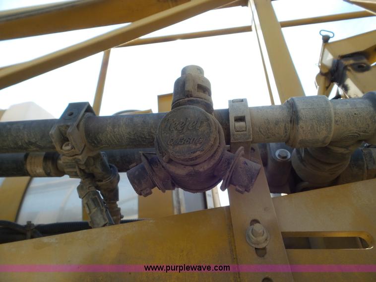 image for item L6879 2008 Rogator 1286C self-propelled applicator