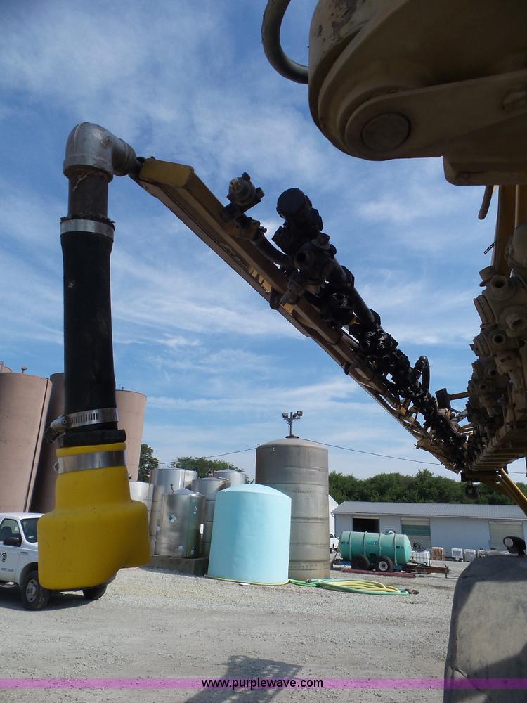 image for item L6879 2008 Rogator 1286C self-propelled applicator