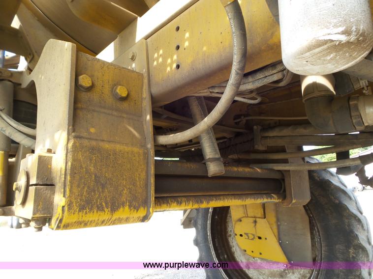 image for item L6879 2008 Rogator 1286C self-propelled applicator