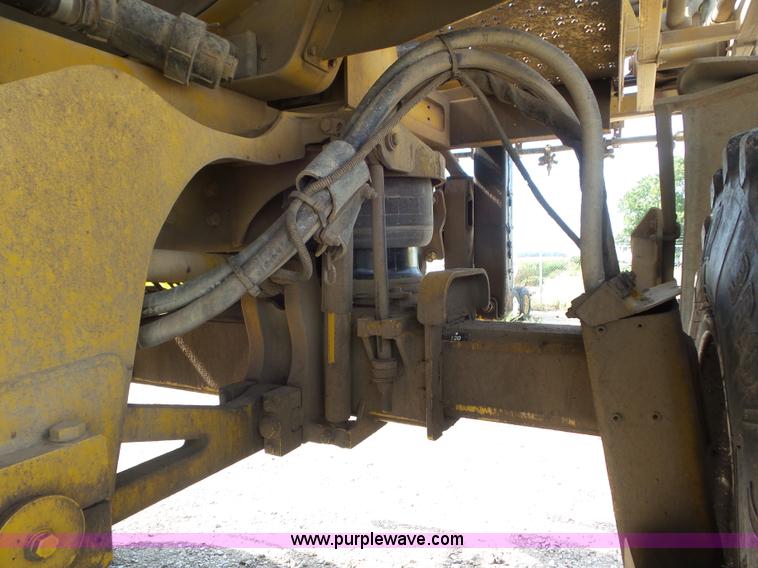 image for item L6879 2008 Rogator 1286C self-propelled applicator