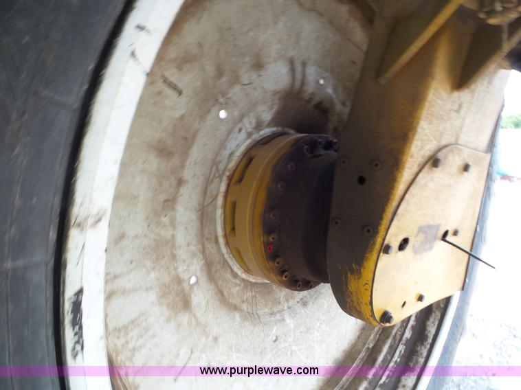 image for item L6879 2008 Rogator 1286C self-propelled applicator