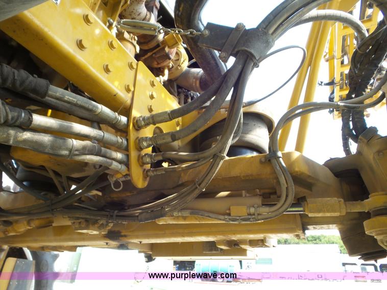 image for item L6879 2008 Rogator 1286C self-propelled applicator
