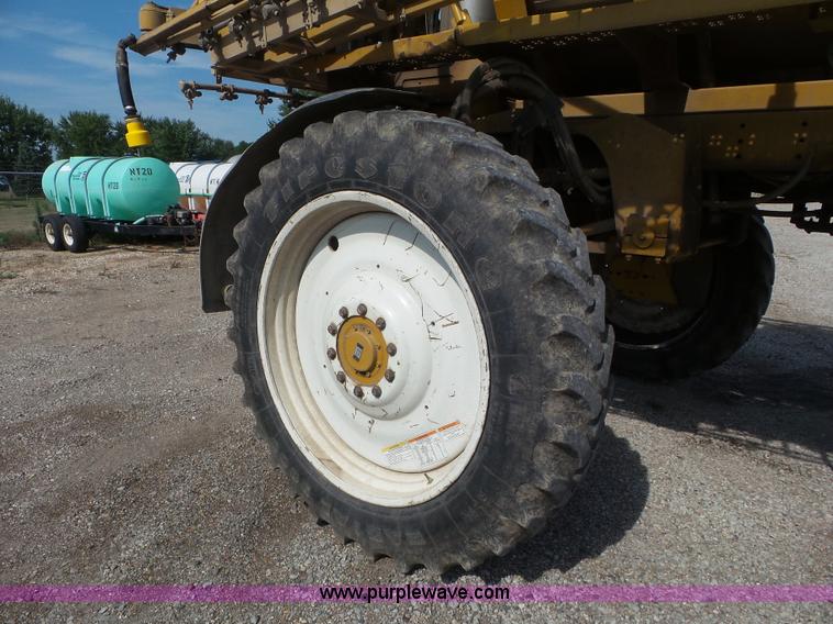 image for item L6879 2008 Rogator 1286C self-propelled applicator