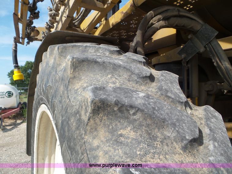 image for item L6879 2008 Rogator 1286C self-propelled applicator