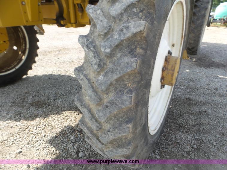 image for item L6879 2008 Rogator 1286C self-propelled applicator