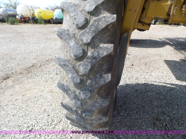 image for item L6879 2008 Rogator 1286C self-propelled applicator