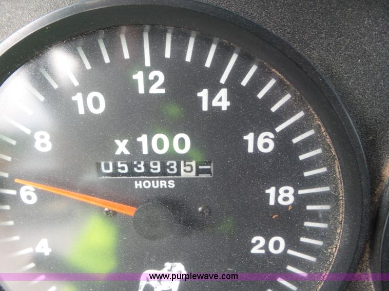 image for item L6886 1996 Mack CH613 tank truck