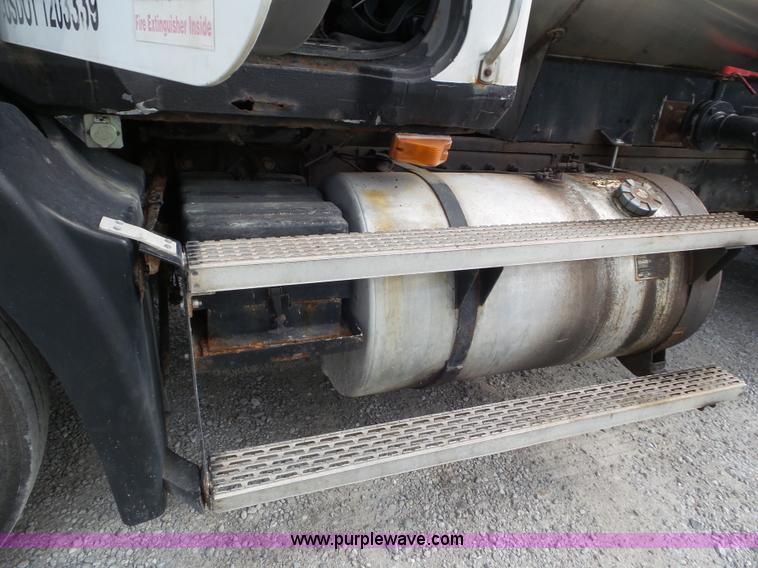 image for item L6886 1996 Mack CH613 tank truck