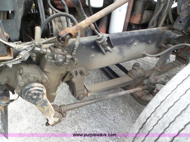 image for item L6886 1996 Mack CH613 tank truck