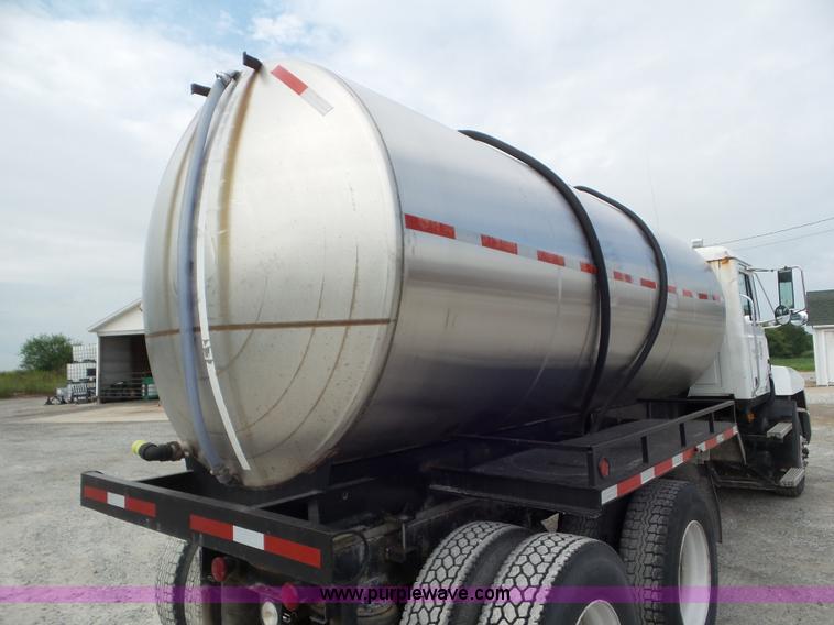 image for item L6886 1996 Mack CH613 tank truck