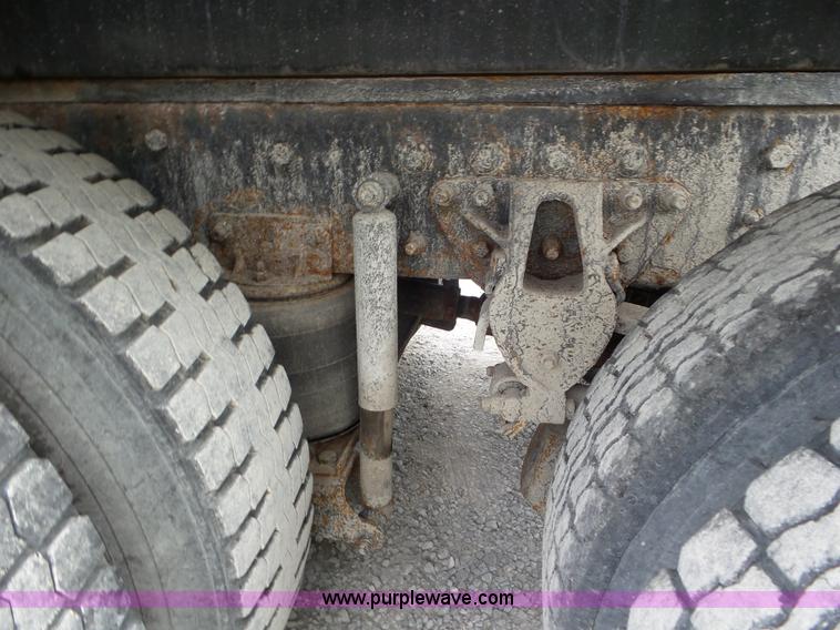 image for item L6886 1996 Mack CH613 tank truck