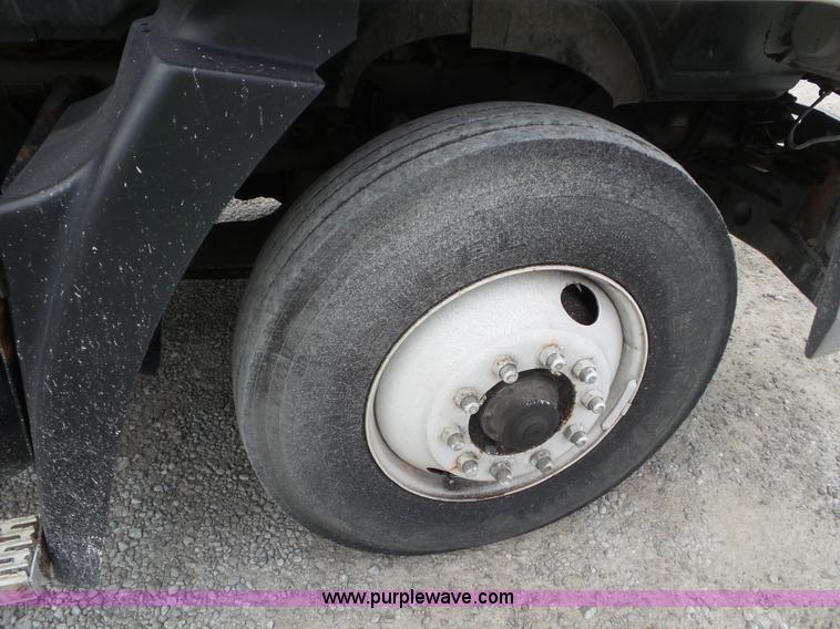 image for item L6886 1996 Mack CH613 tank truck