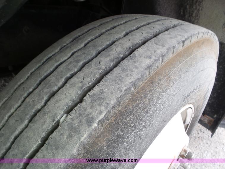 image for item L6886 1996 Mack CH613 tank truck