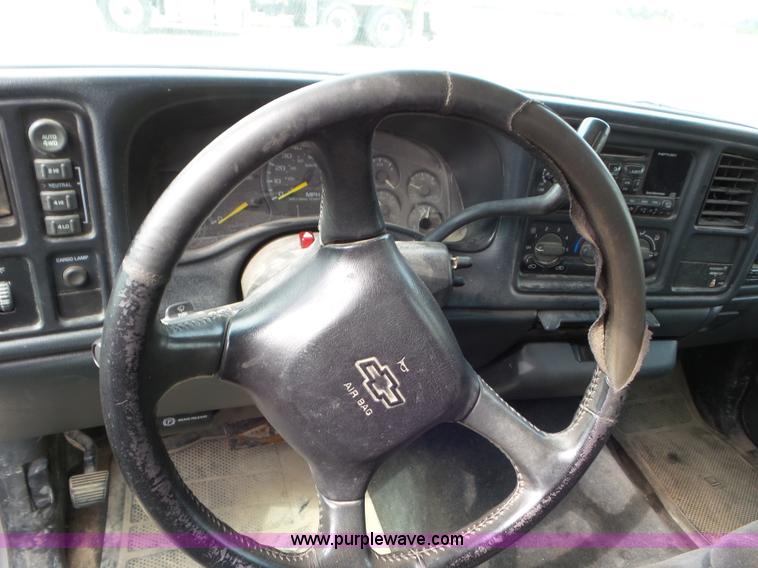 image for item L6888 2000 Chevrolet Silverado 1500 Ext. Cab pickup truck