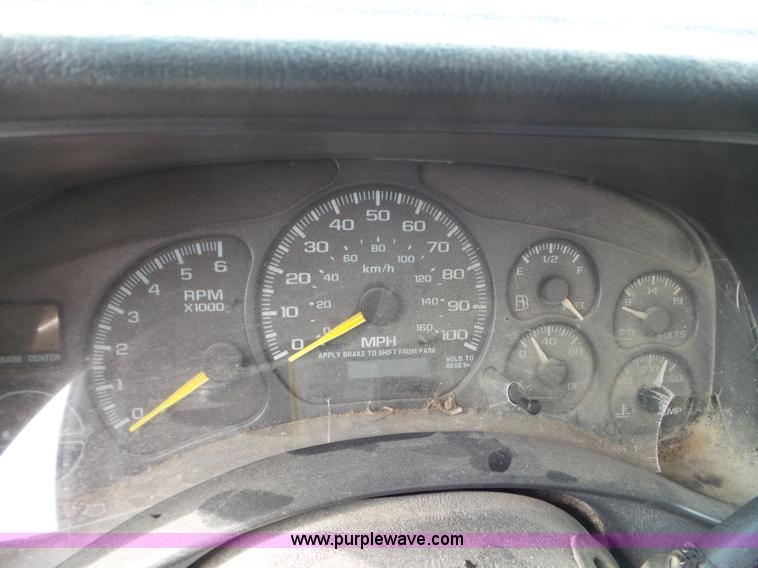 image for item L6888 2000 Chevrolet Silverado 1500 Ext. Cab pickup truck