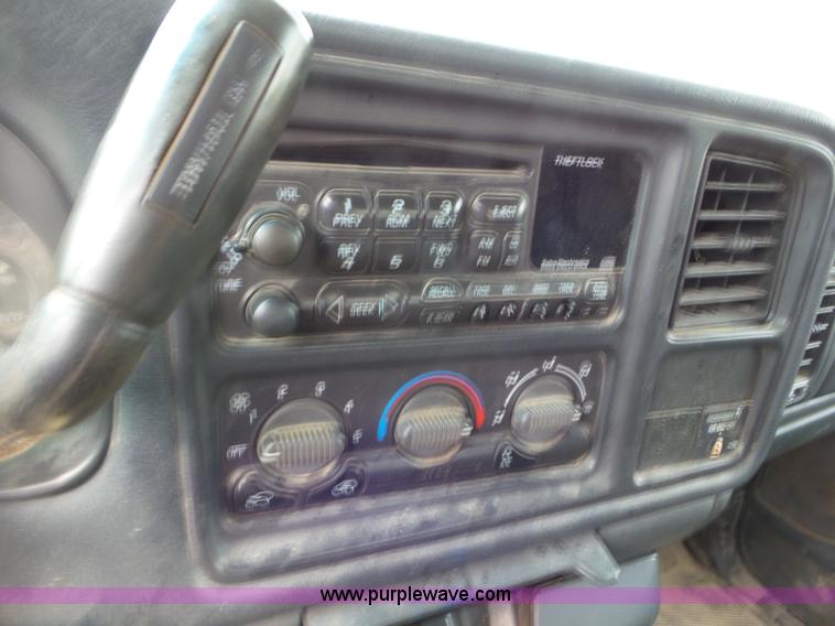 image for item L6888 2000 Chevrolet Silverado 1500 Ext. Cab pickup truck