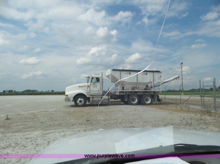 image for item L6888 2000 Chevrolet Silverado 1500 Ext. Cab pickup truck