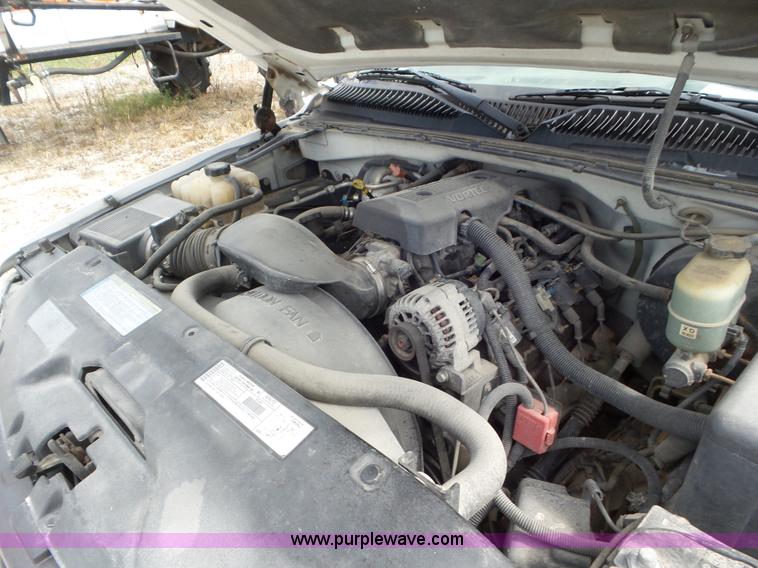 image for item L6888 2000 Chevrolet Silverado 1500 Ext. Cab pickup truck