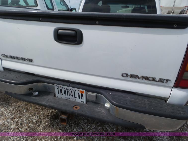 image for item L6888 2000 Chevrolet Silverado 1500 Ext. Cab pickup truck