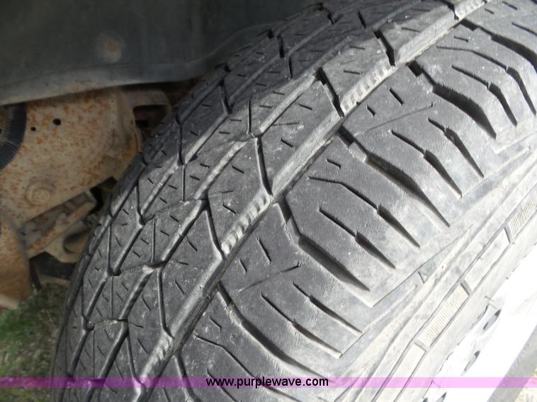 image for item L6888 2000 Chevrolet Silverado 1500 Ext. Cab pickup truck