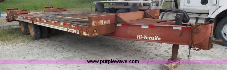 image for item L6891 2004 Eager Beaver 20XPT equipment trailer