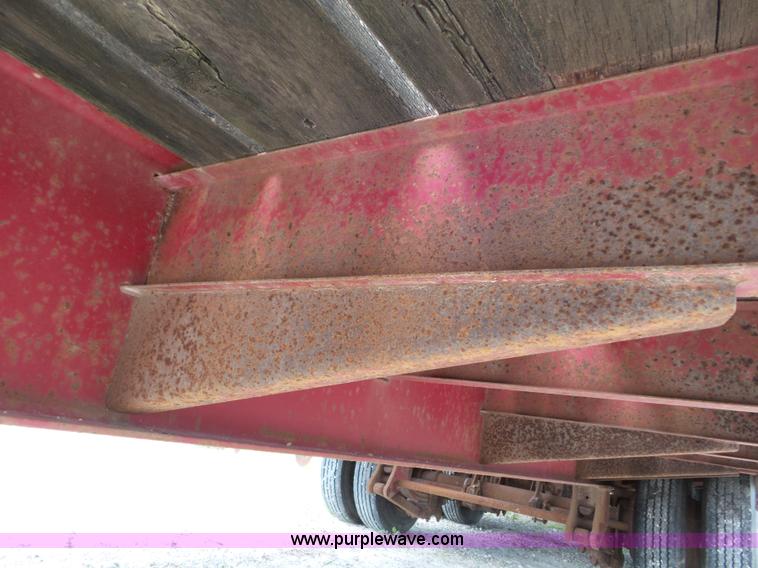 image for item L6891 2004 Eager Beaver 20XPT equipment trailer