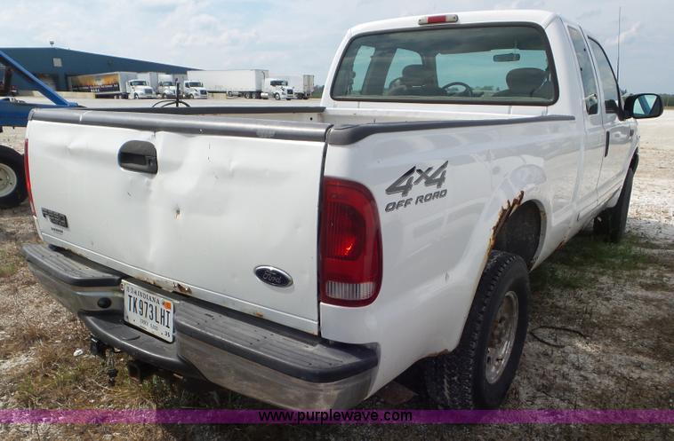 image for item L6894 2001 Ford F250 Super Duty SuperCab pickup truck