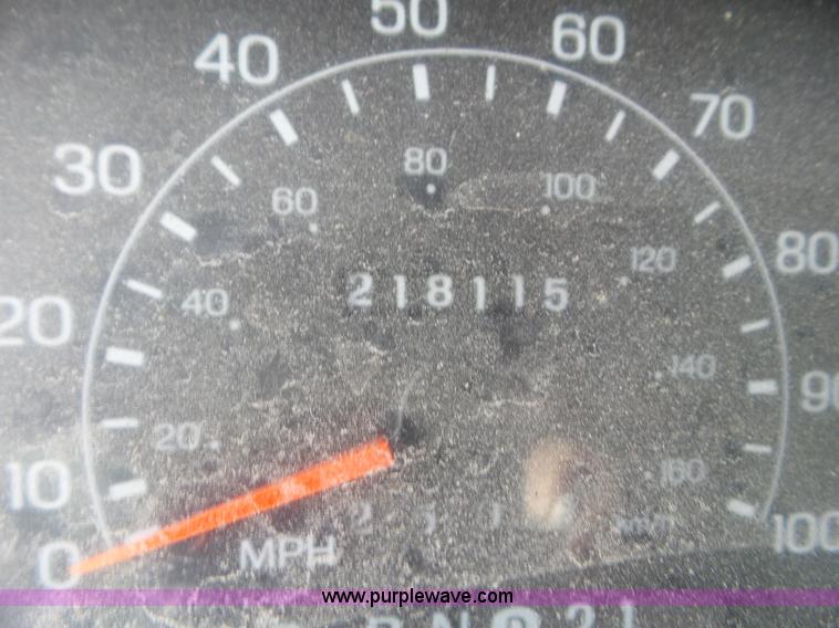 image for item L6894 2001 Ford F250 Super Duty SuperCab pickup truck