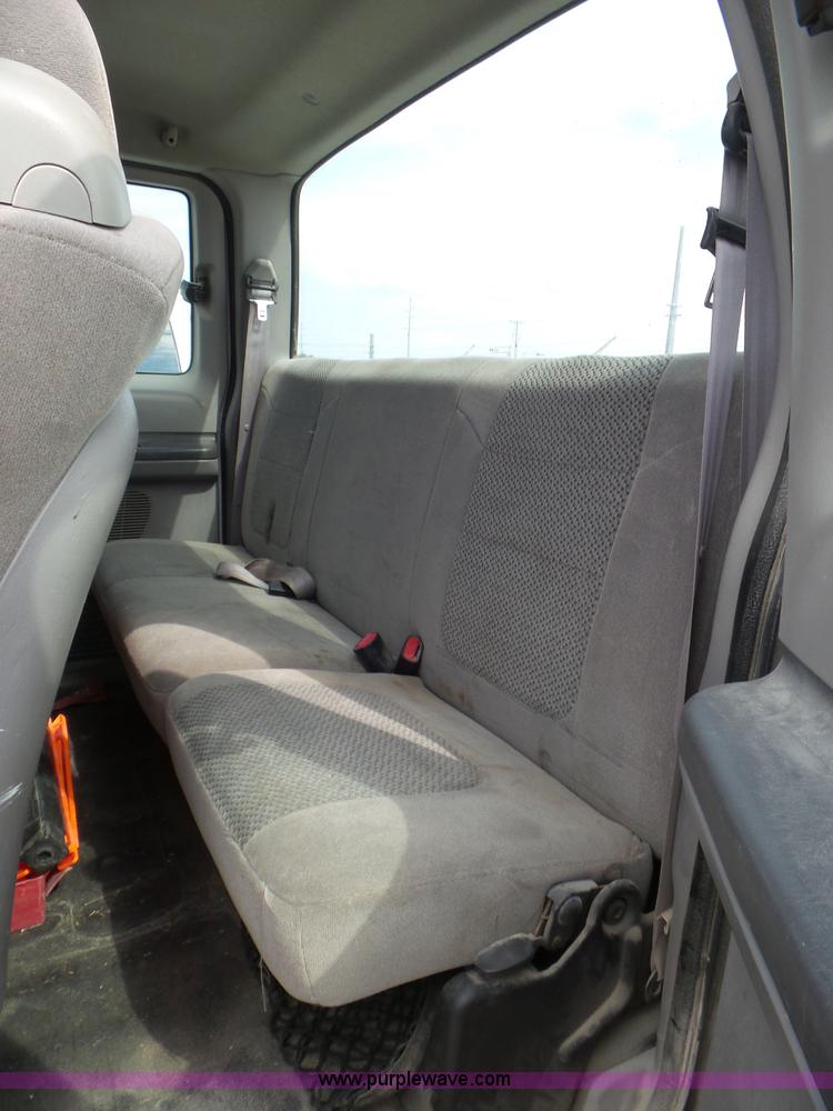 image for item L6894 2001 Ford F250 Super Duty SuperCab pickup truck