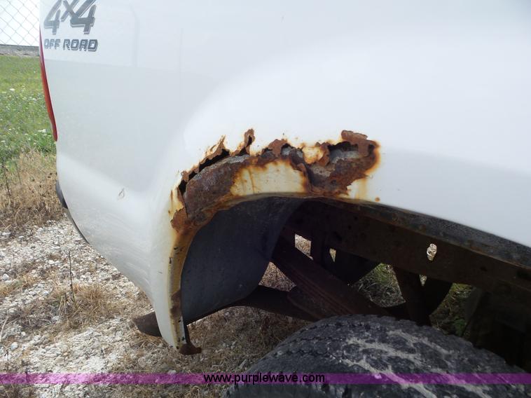 image for item L6894 2001 Ford F250 Super Duty SuperCab pickup truck