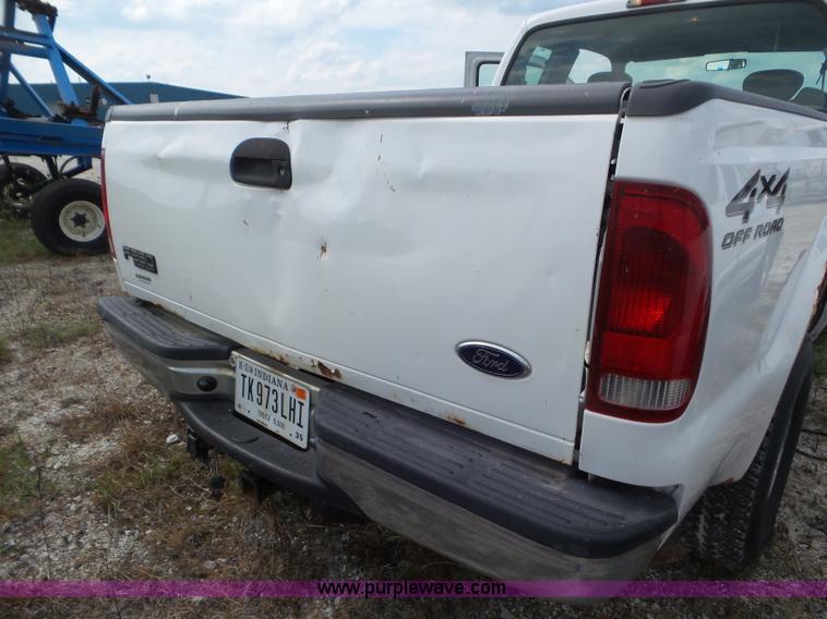 image for item L6894 2001 Ford F250 Super Duty SuperCab pickup truck