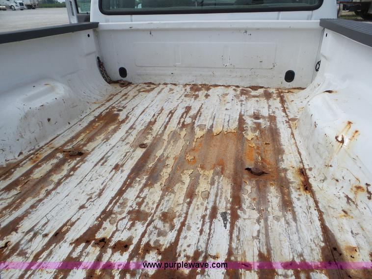 image for item L6894 2001 Ford F250 Super Duty SuperCab pickup truck