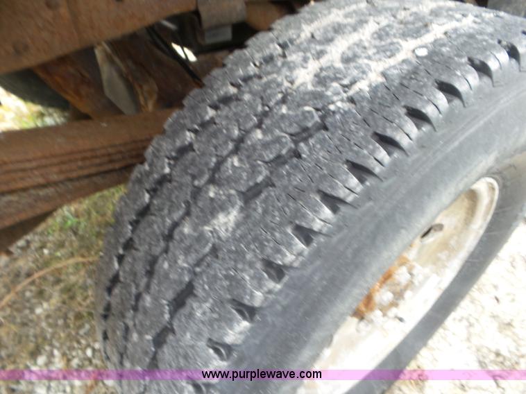 image for item L6894 2001 Ford F250 Super Duty SuperCab pickup truck