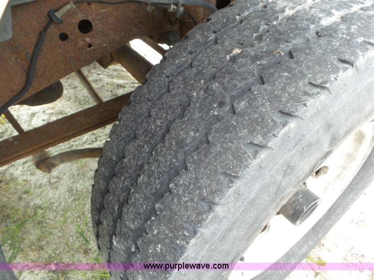 image for item L6894 2001 Ford F250 Super Duty SuperCab pickup truck