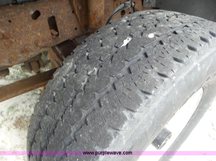 image for item L6894 2001 Ford F250 Super Duty SuperCab pickup truck