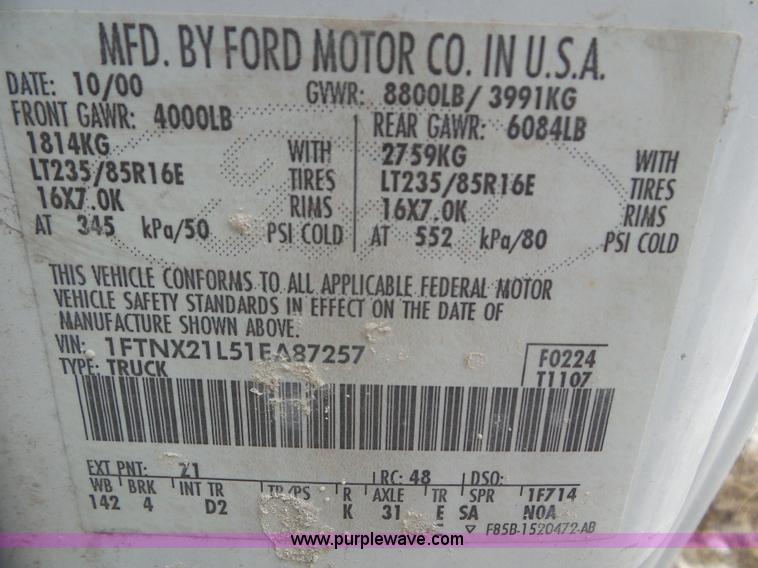 image for item L6894 2001 Ford F250 Super Duty SuperCab pickup truck