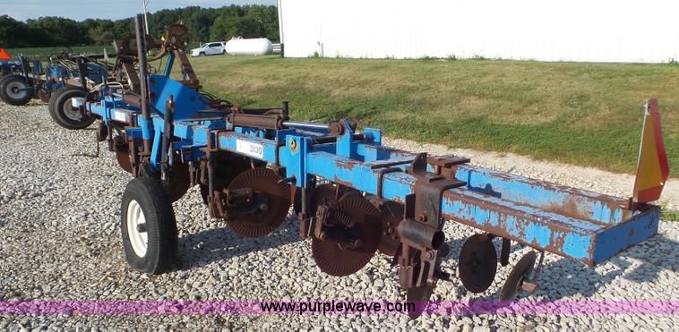 image for item L6900 DMI 3100 anhydrous ammonia applicator