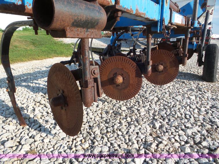 image for item L6900 DMI 3100 anhydrous ammonia applicator