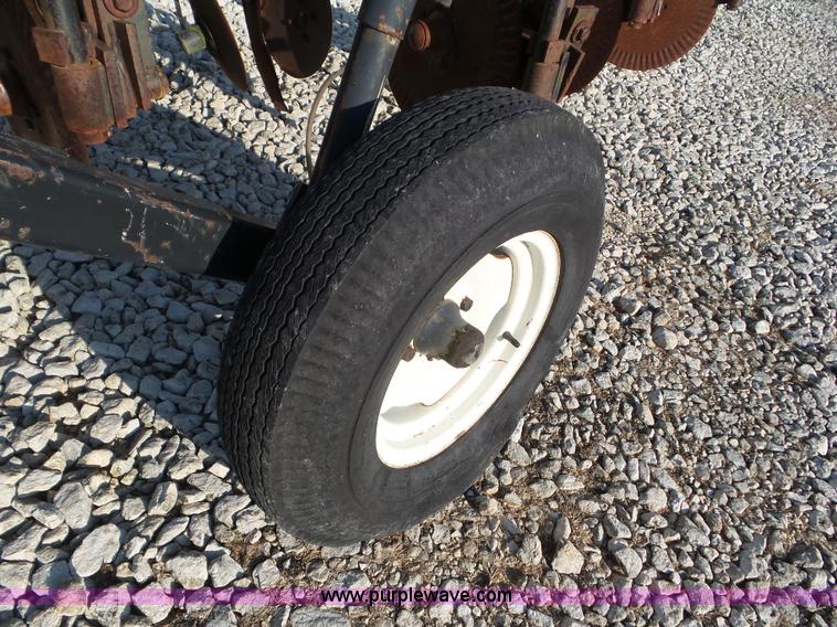 image for item L6900 DMI 3100 anhydrous ammonia applicator