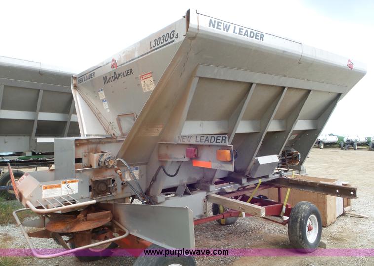 image for item L6901 New Leader L3030G4 spreader bed