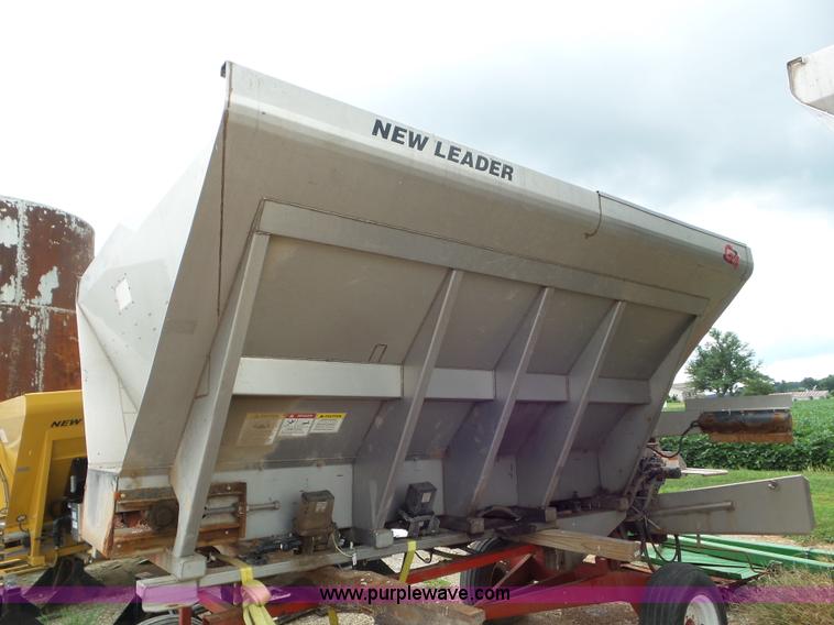 image for item L6901 New Leader L3030G4 spreader bed