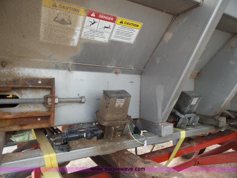 image for item L6901 New Leader L3030G4 spreader bed