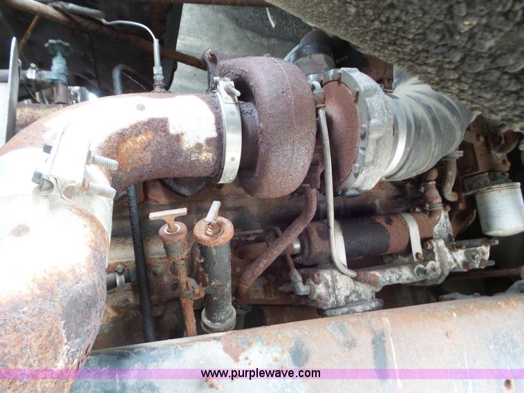 image for item L6905 1989 Freightliner FLD truck cab and chassis