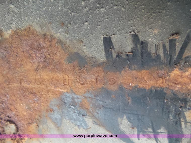 image for item L6905 1989 Freightliner FLD truck cab and chassis