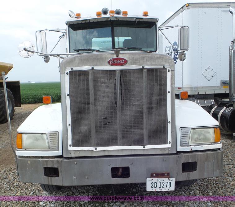 image for item L6906 1993 Peterbilt 377 semi truck