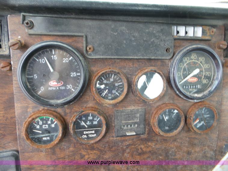 image for item L6906 1993 Peterbilt 377 semi truck