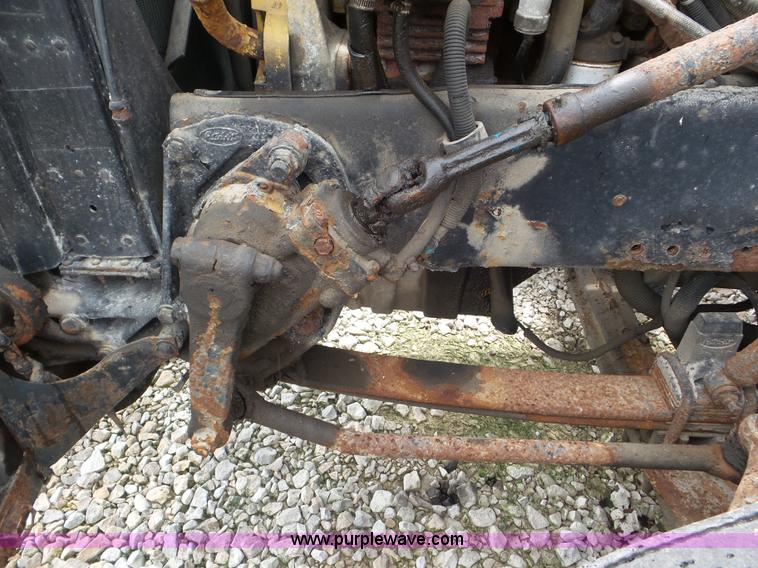 image for item L6906 1993 Peterbilt 377 semi truck