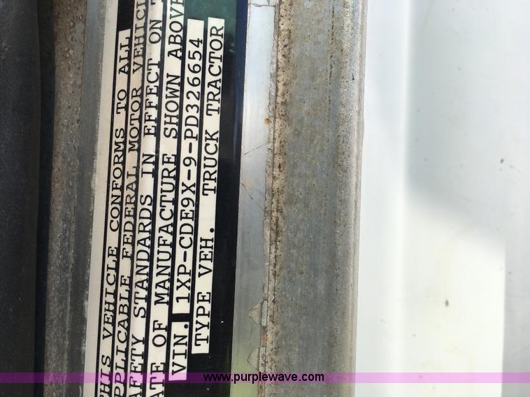 image for item L6906 1993 Peterbilt 377 semi truck