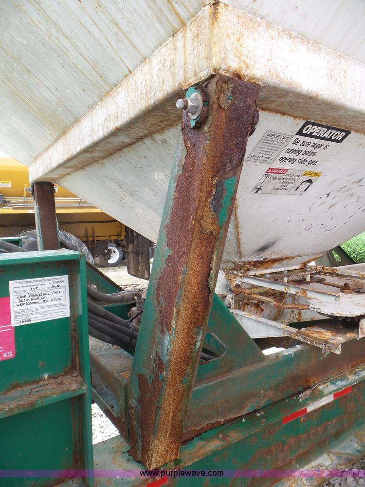 image for item L6907 2007 Doyle 74 tender trailer